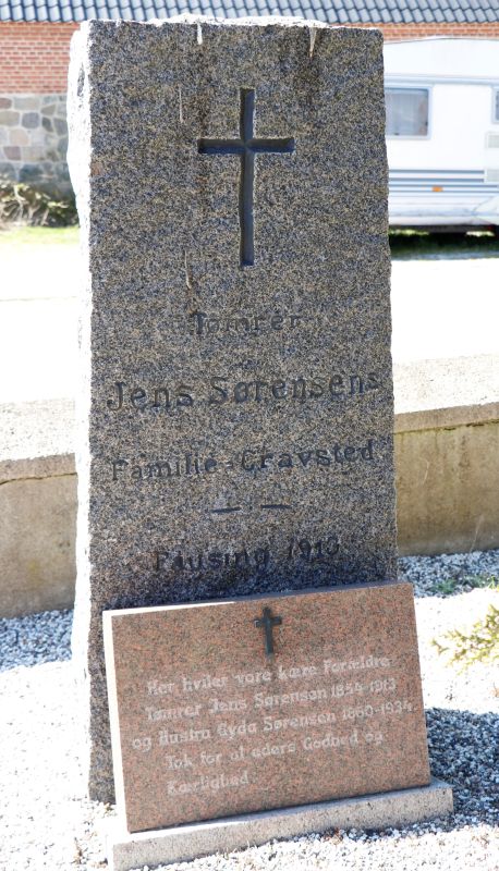 Jens Soerensen's familiegravsted.JPG